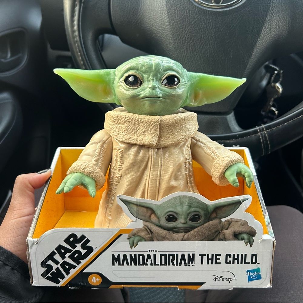 Star Wars The Mandalorian The Child 6.5 inch Posable Figure